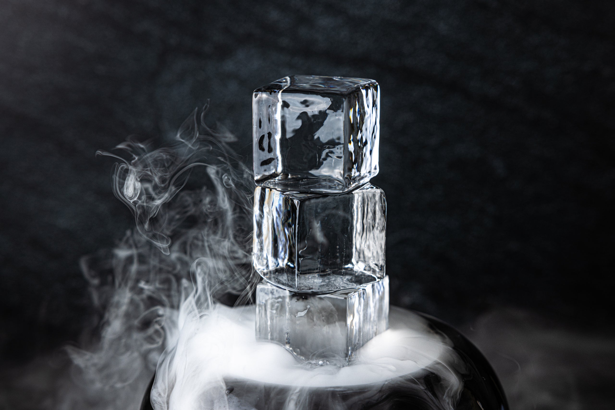 Clear Whiskey Ice Cubes 8 pack Icepac